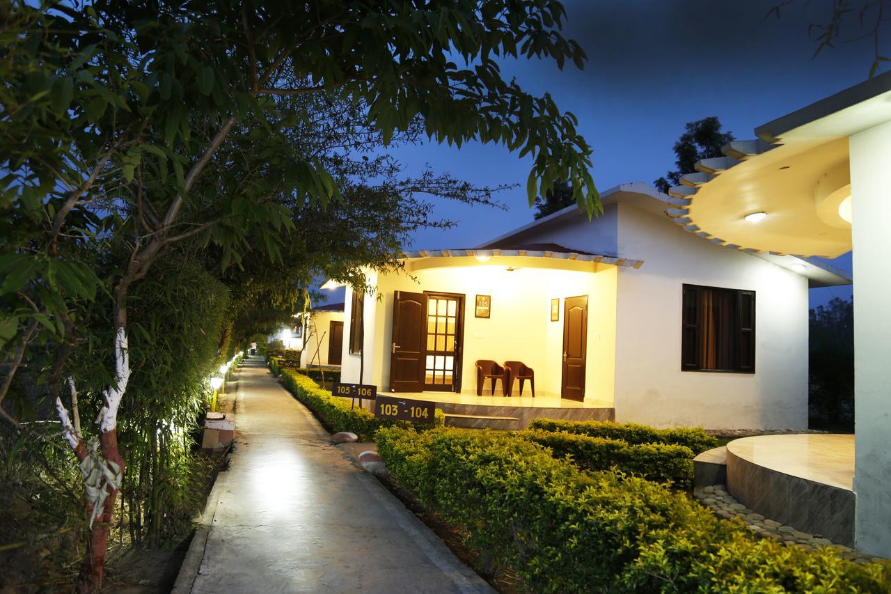 Corbett Treat Resort Рамнагар Экстерьер фото